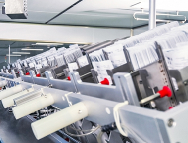 全自動(dòng)微電腦面膜灌裝封口一體機(jī)